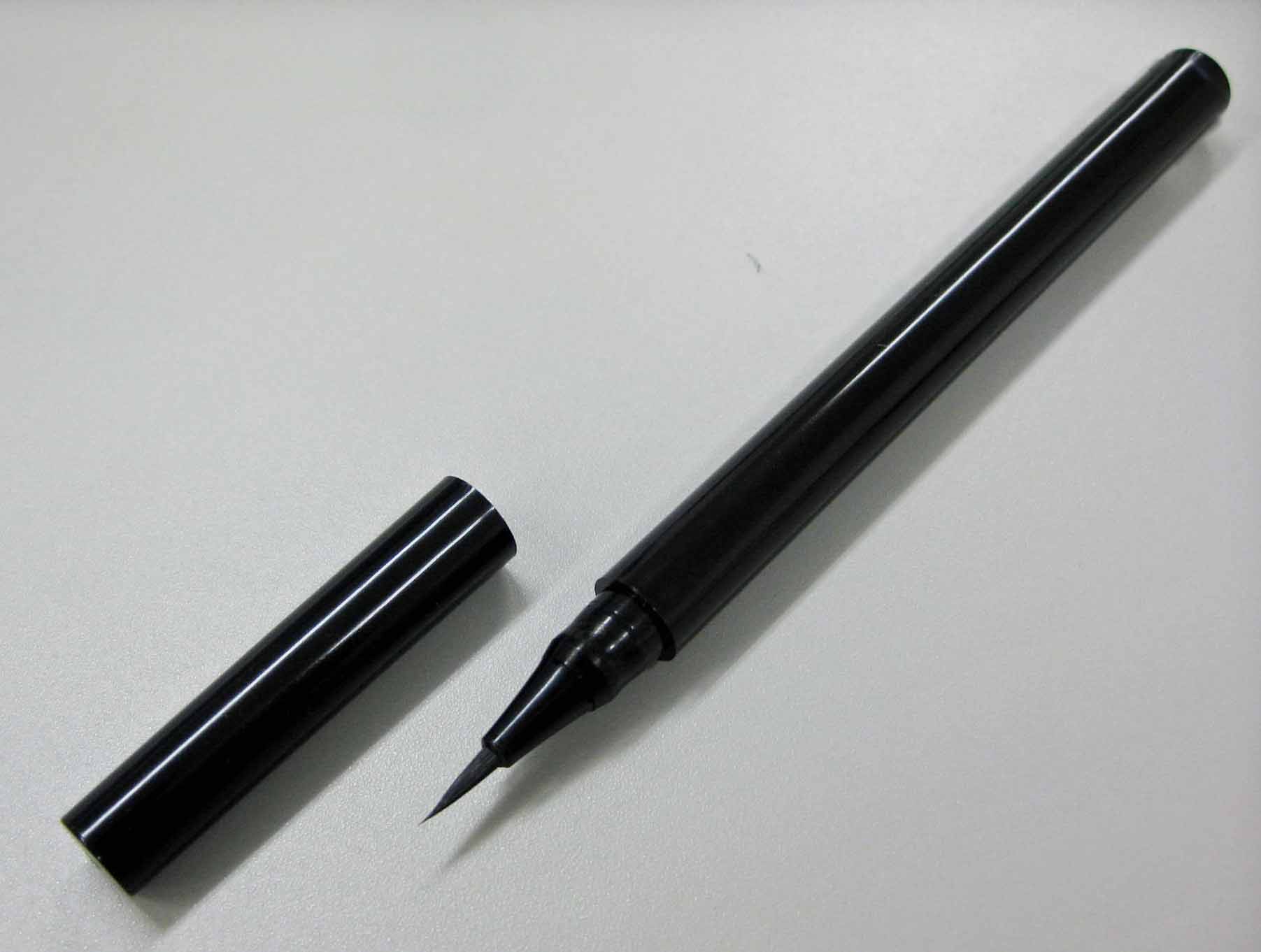 Eye liner